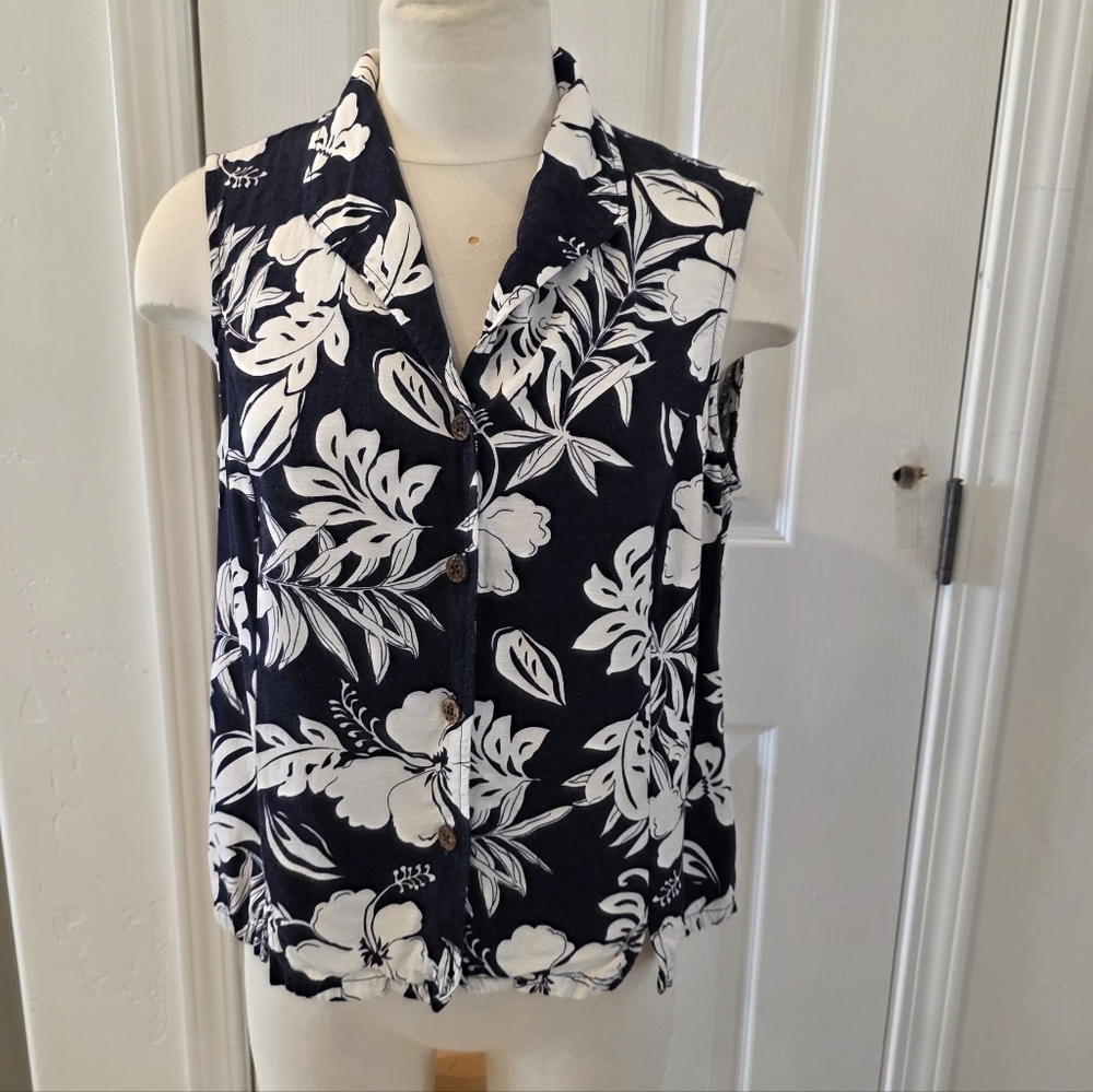 Caribbean Joe Navy and White Floral Blouse